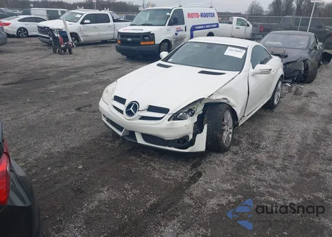2009 Mercedes-Benz Slk 300 z USA, uszkodzony, nr VIN WDBWK54F89F191157